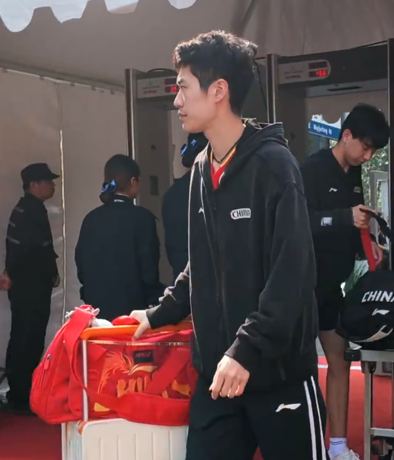 万人房间保证玩家不再受周末挤房之苦。介绍图片